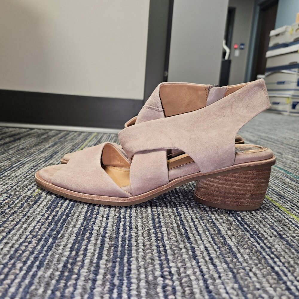 Sofft Camille Heels Sandals Size 9 Stone